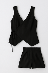 Carmen | Ärmelloser Wickel-Shorts-Jumpsuit für Damen