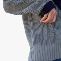Manilyn | Wärmende Wärme - Grob gestrickter blauer Alpaka-Pullover