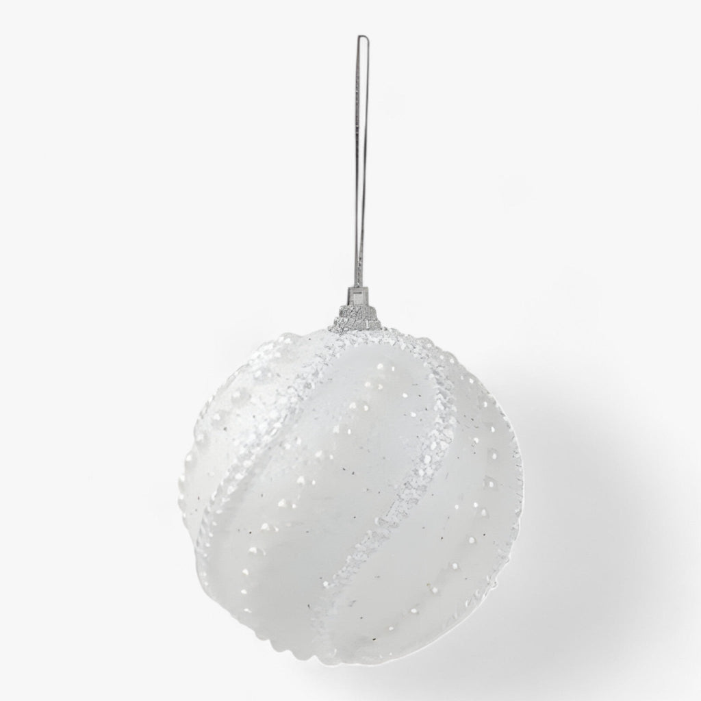Weihnachtsschmuck aus Bällen - Elegante Hängedekoration für den Baum