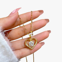 Jovie | Kette mit Herz- und Lippenanhänger aus Kristall