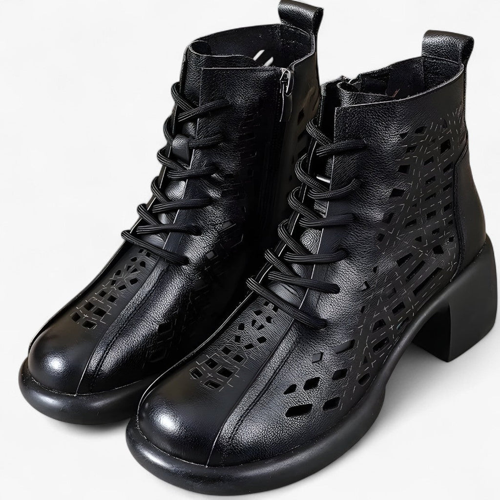 Hannah | Handgenähte Lederstiefeletten mit Schnürsenkeln im natürlichen Stil
