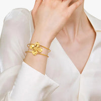Vivian | Flora Gold Edelstahl Blumen Armreif, wasserdicht und elegant