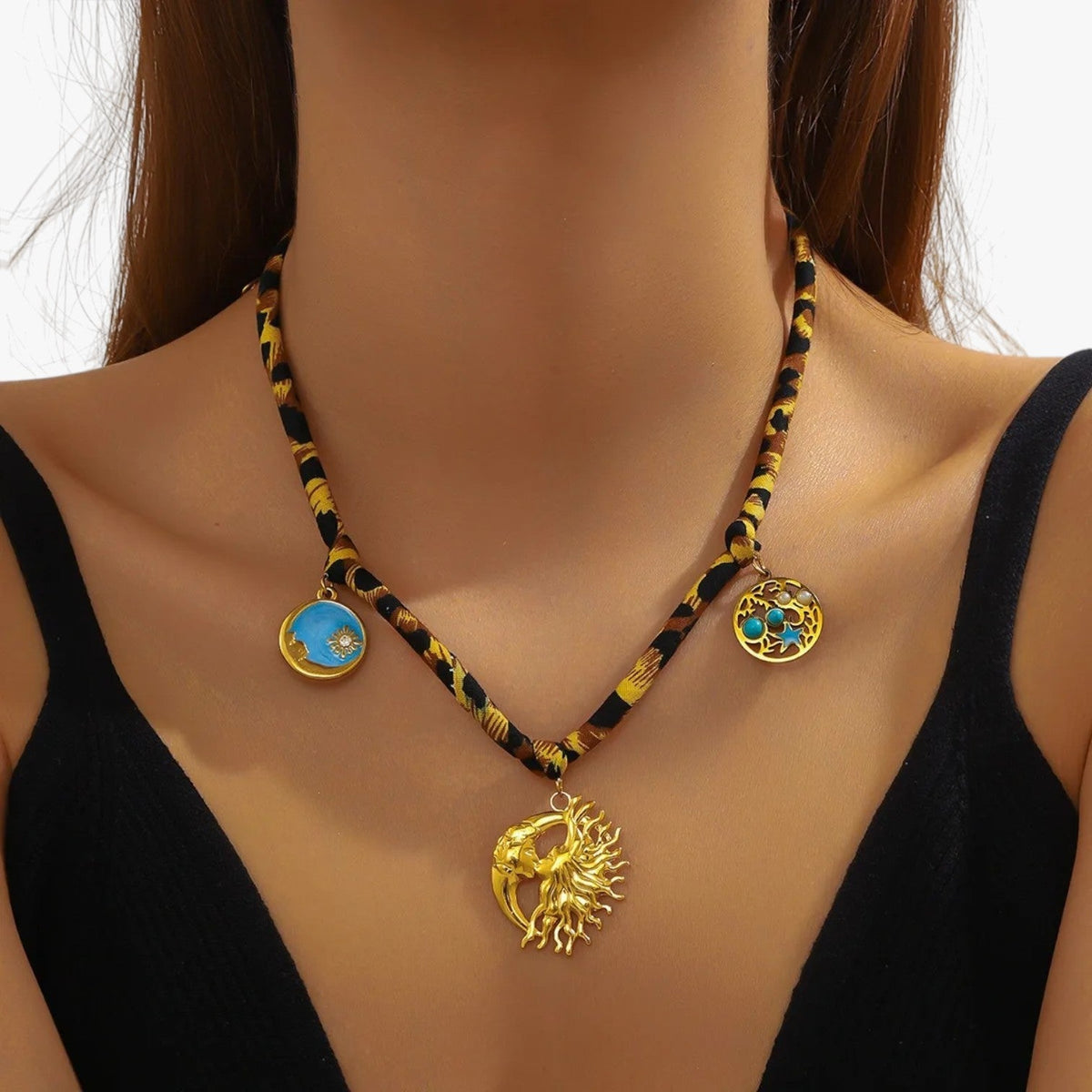 Maggie | Leoparden Charm-Halskette mit Golddetails Einzigartiger Stil und Perfektes Geschenk