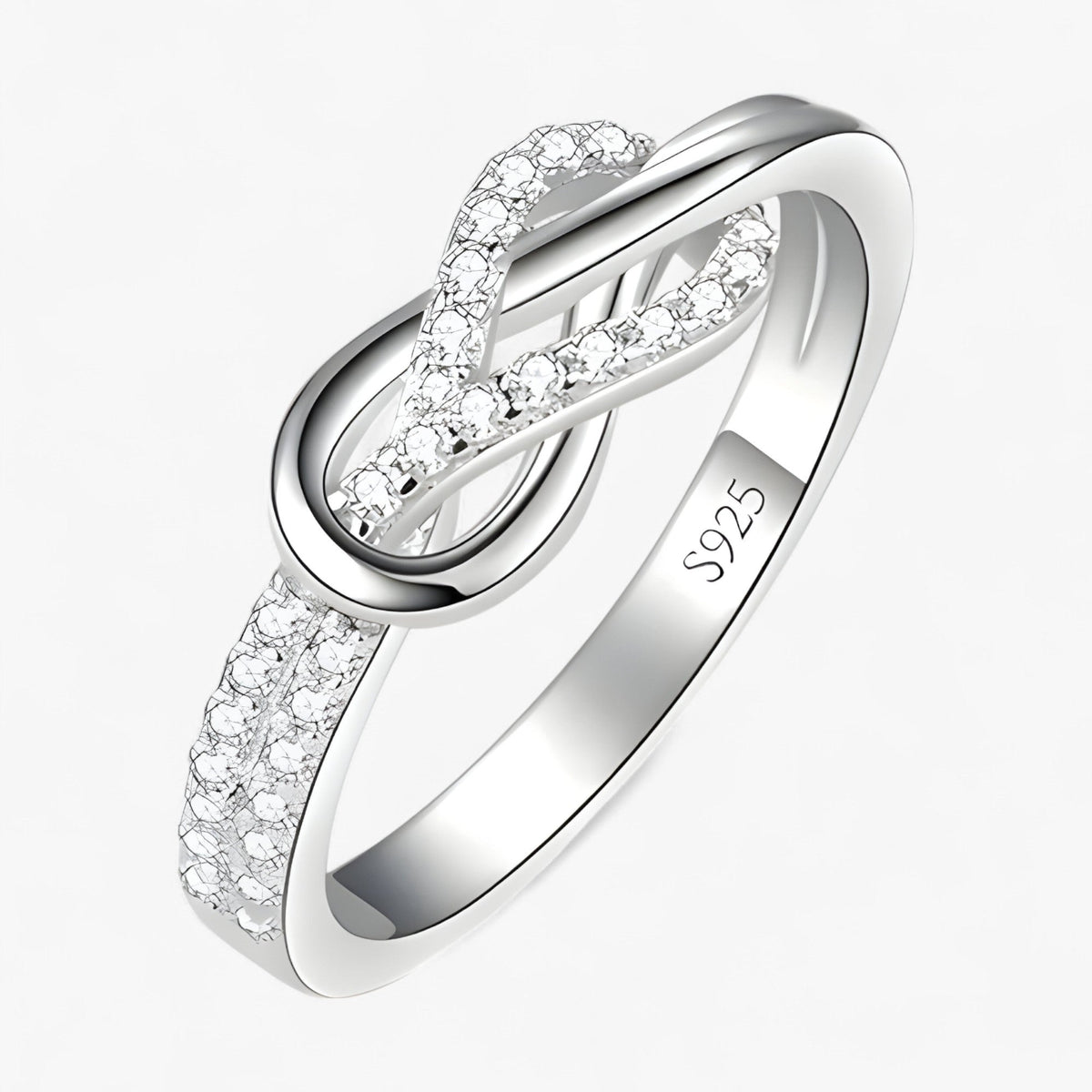Stina | Unendlichkeit-Knoten Ring – Zeitlose Eleganz in Sterlingsilber