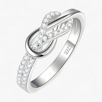 Stina | Unendlichkeit-Knoten Ring – Zeitlose Eleganz in Sterlingsilber