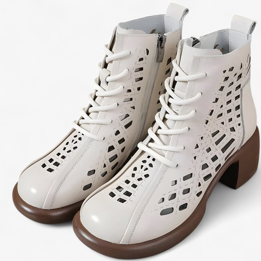 Hannah | Handgenähte Lederstiefeletten mit Schnürsenkeln im natürlichen Stil