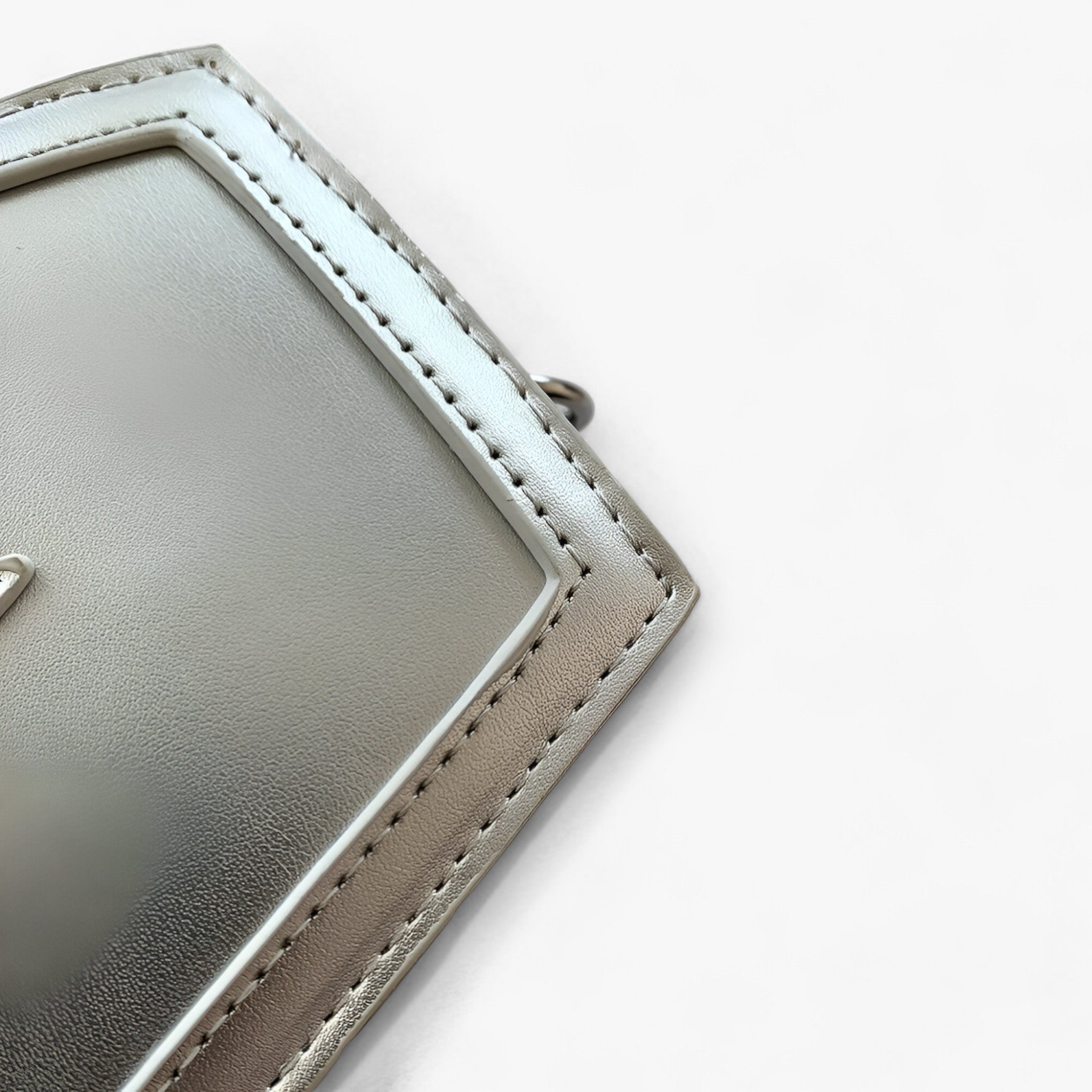 Sarg-Kettenhandtasche - Geräumig und elegant für Halloween-Cosplay