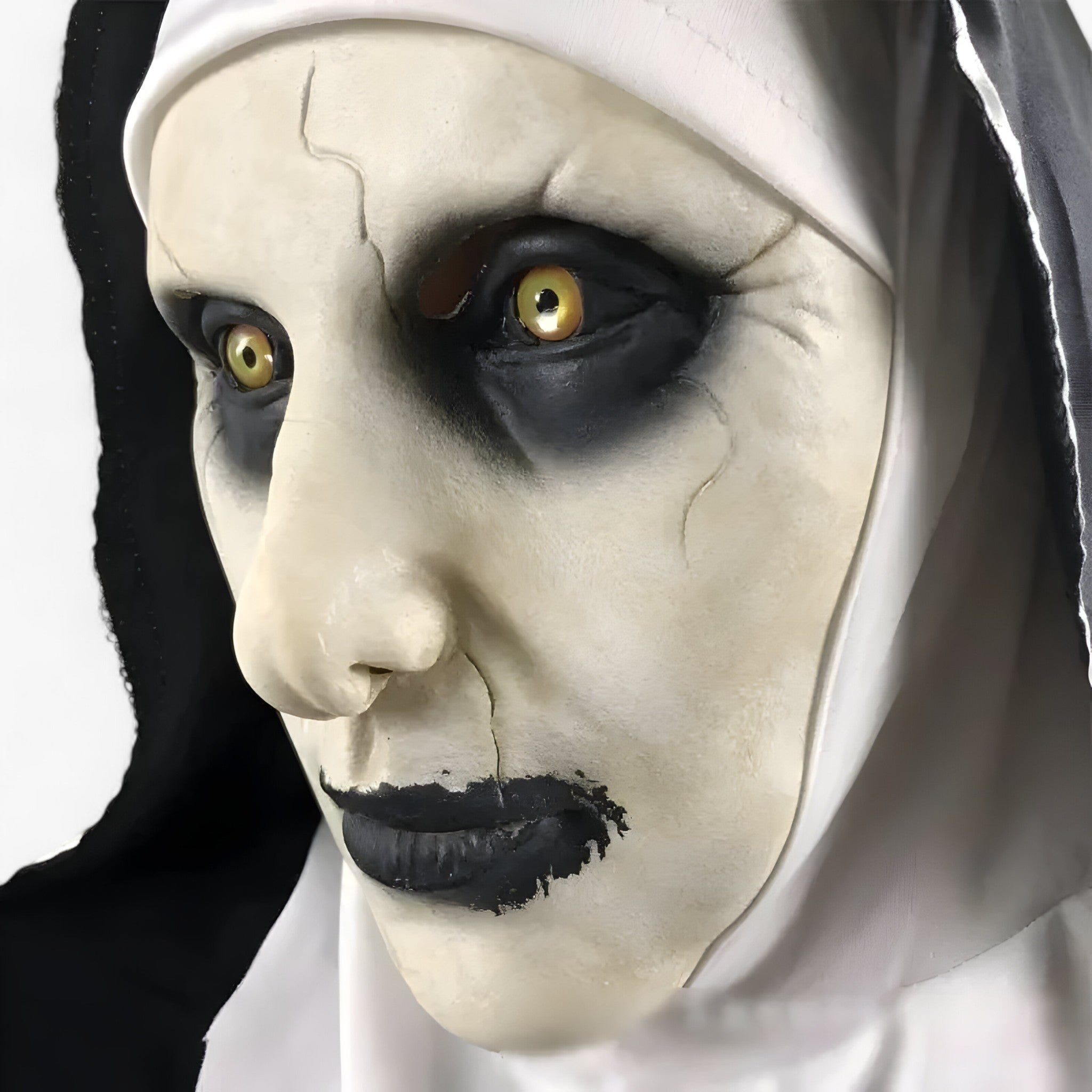 Dämonische Horrormaske - Blutige und realistische Effekte für Halloween