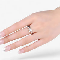 Stina | Unendlichkeit-Knoten Ring – Zeitlose Eleganz in Sterlingsilber