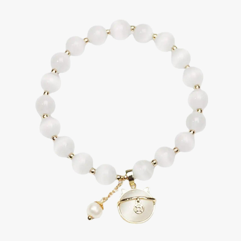 Alora | Opalperlenarmband mit Glückskatzen-Anhänger, elegantes, verstellbares Geschenk