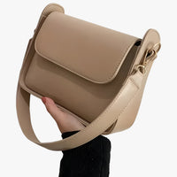 Quinn | Mini-Pochette aus PU-Kunstleder 2024