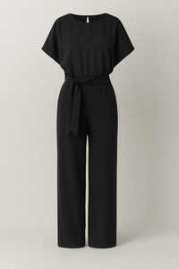 Wolff | Eleganter Damen-Jumpsuit mit Taillengürtel und fließenden Ärmeln