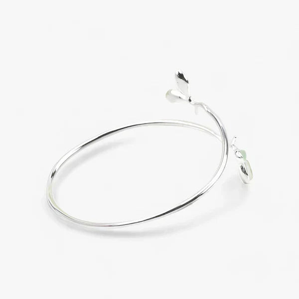 Silberarmband Bangle mit Grünem Blatt - Naturinspirierte Eleganz