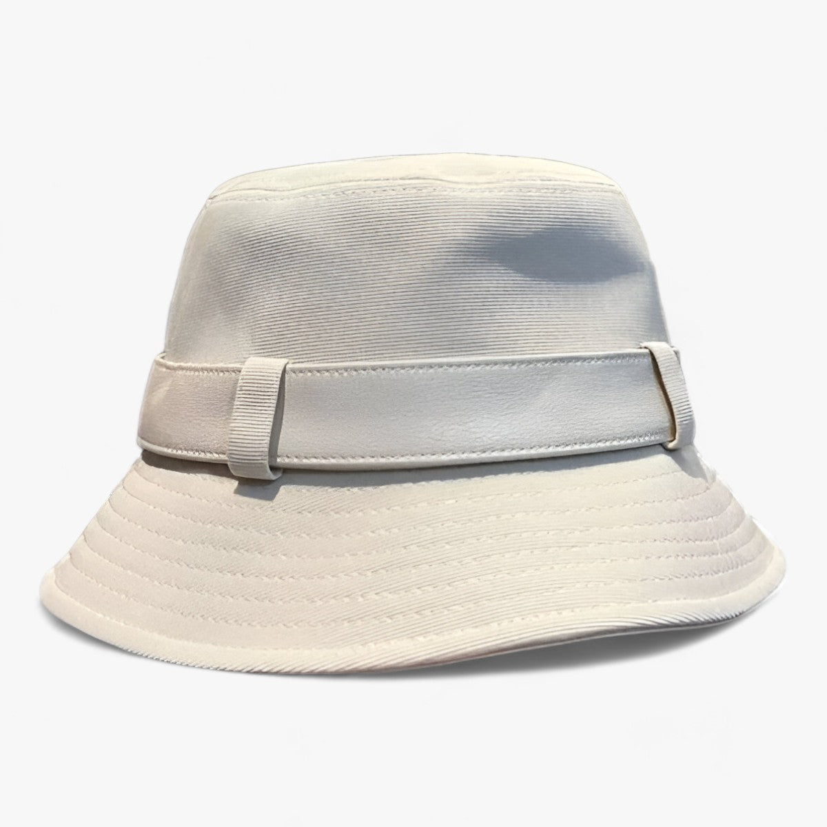 Luxuriöser Designer-Eimerhut - Stilvoll und Elegant